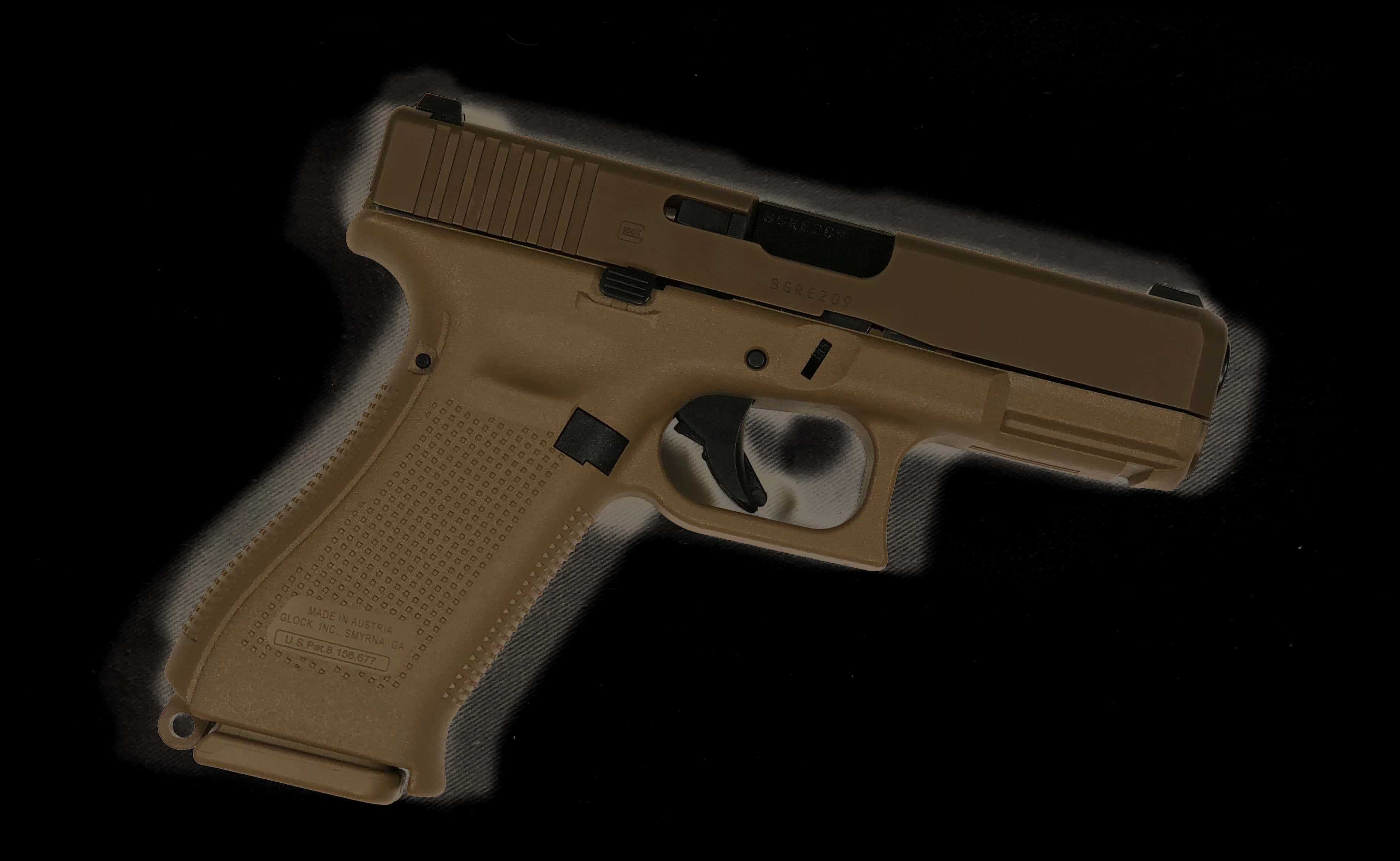 Glock Pistolon Black Background