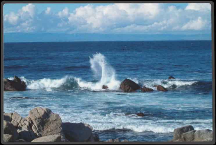 Ocean Wave Crashingon Rocks