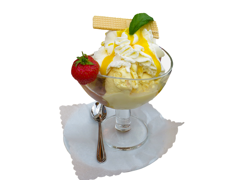 Vanilla Ice Cream Dessertwith Strawberry