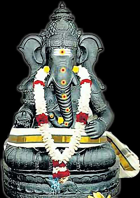 Vinayagar Statue Decoratedwith Garlands