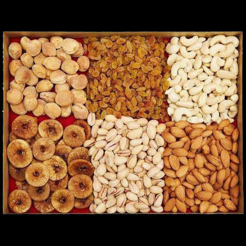 Assorted Dried Fruitsand Nuts PNG image