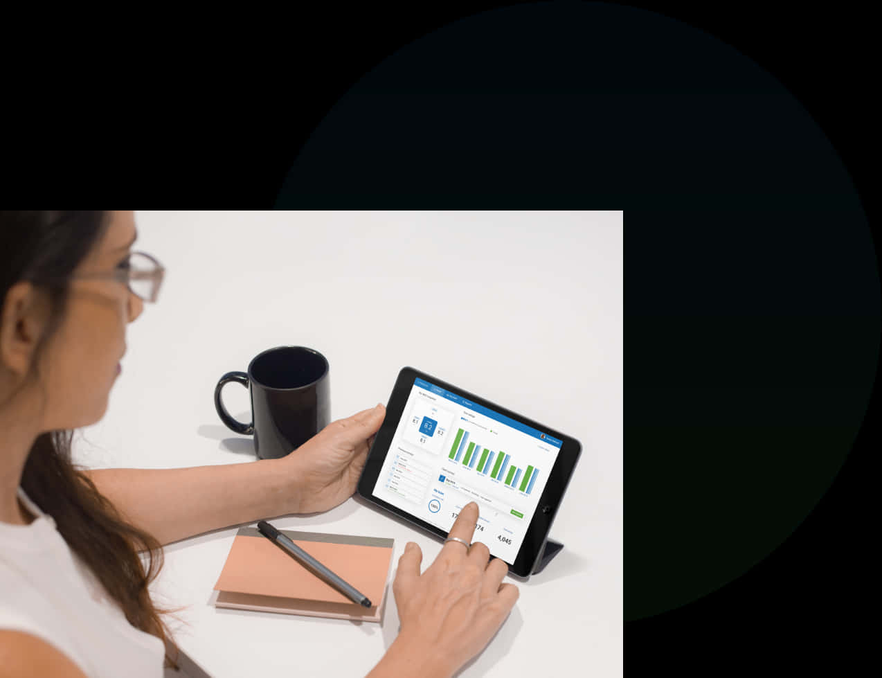 Business Analytics Tablet Workplace PNG image
