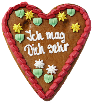 Decorated Gingerbread Heartwith Message PNG image