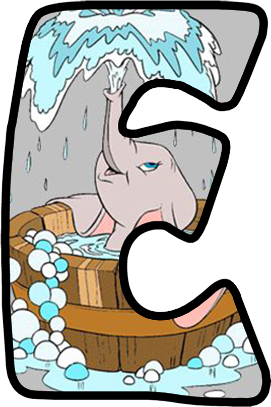 Dumbo Bathingin Winter PNG image