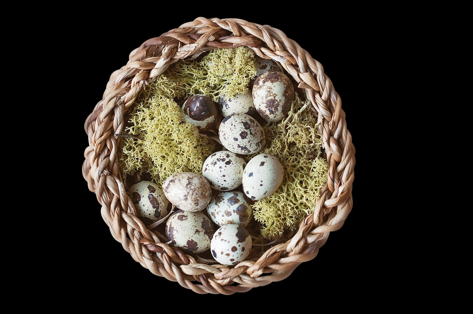 Quail Eggsin Wicker Basket PNG image