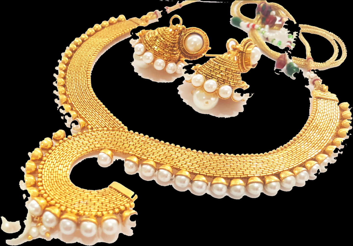 Traditional Indian Gold Jewelry Set PNG image