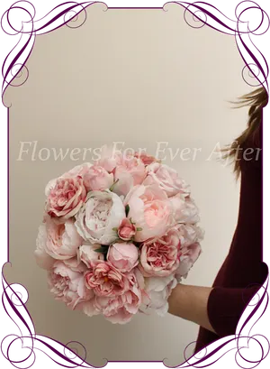 Elegant Bridal Bouquet Design PNG image