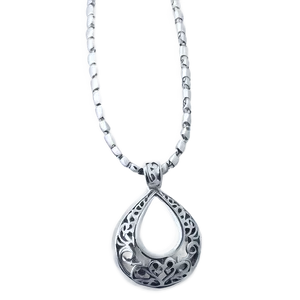 Silver Pendant Necklace Png Qkg71 PNG image